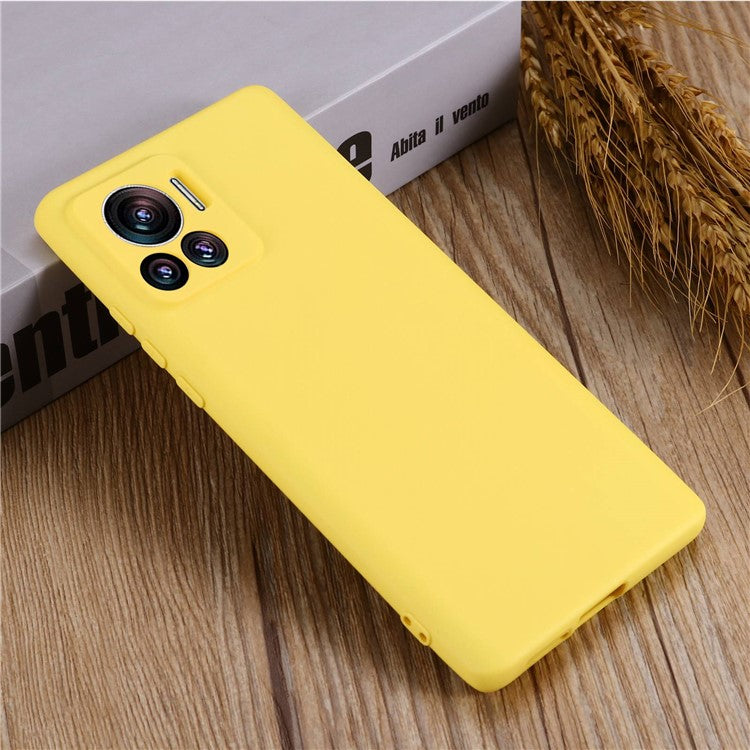 For Motorola Moto X30 Pro 5G / Edge 30 Ultra 5G Liquid Silicone Soft Touch Case Microfiber Lining Camera Protection Phone Cover with Strap - Yellow