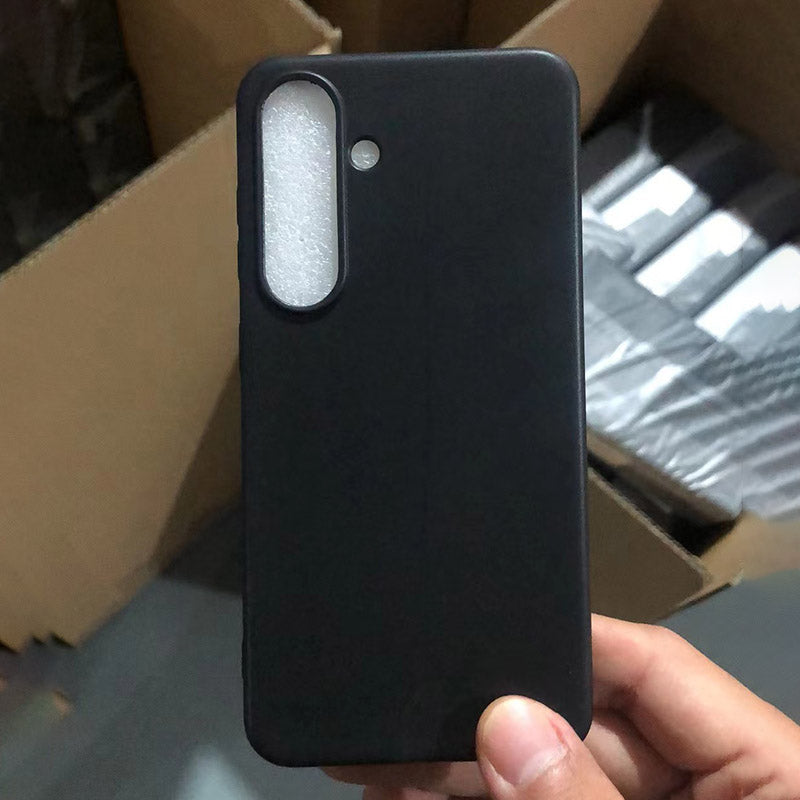 For Samsung Galaxy S24 Cell Phone Case Matte Anti-scratch TPU Phone Cover (Big Rear Lens Hole) - Black