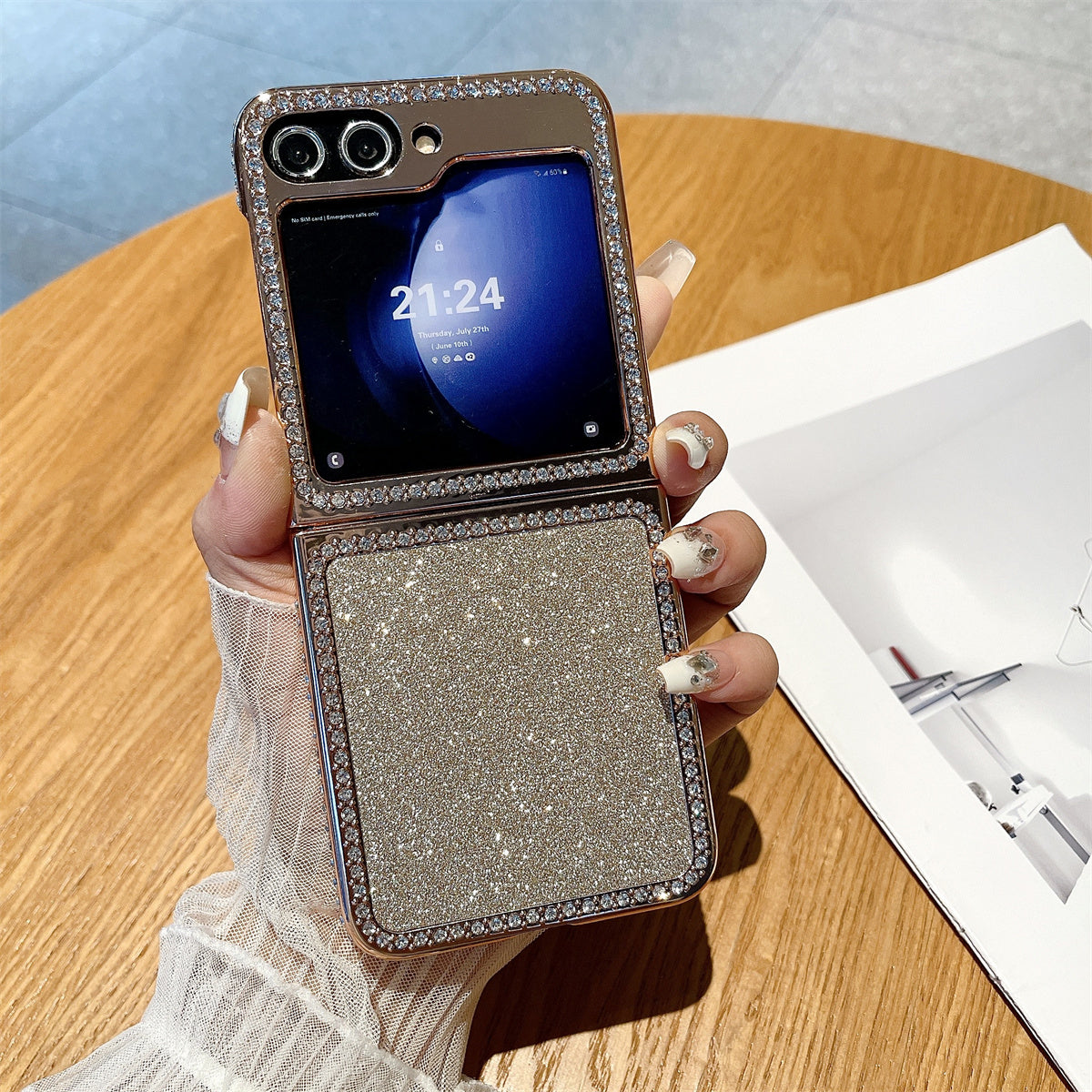 For Samsung Galaxy Z Flip5 5G / Z Flip6 5G Case Rhinestone Decor Hard PC Phone Cover - Gold
