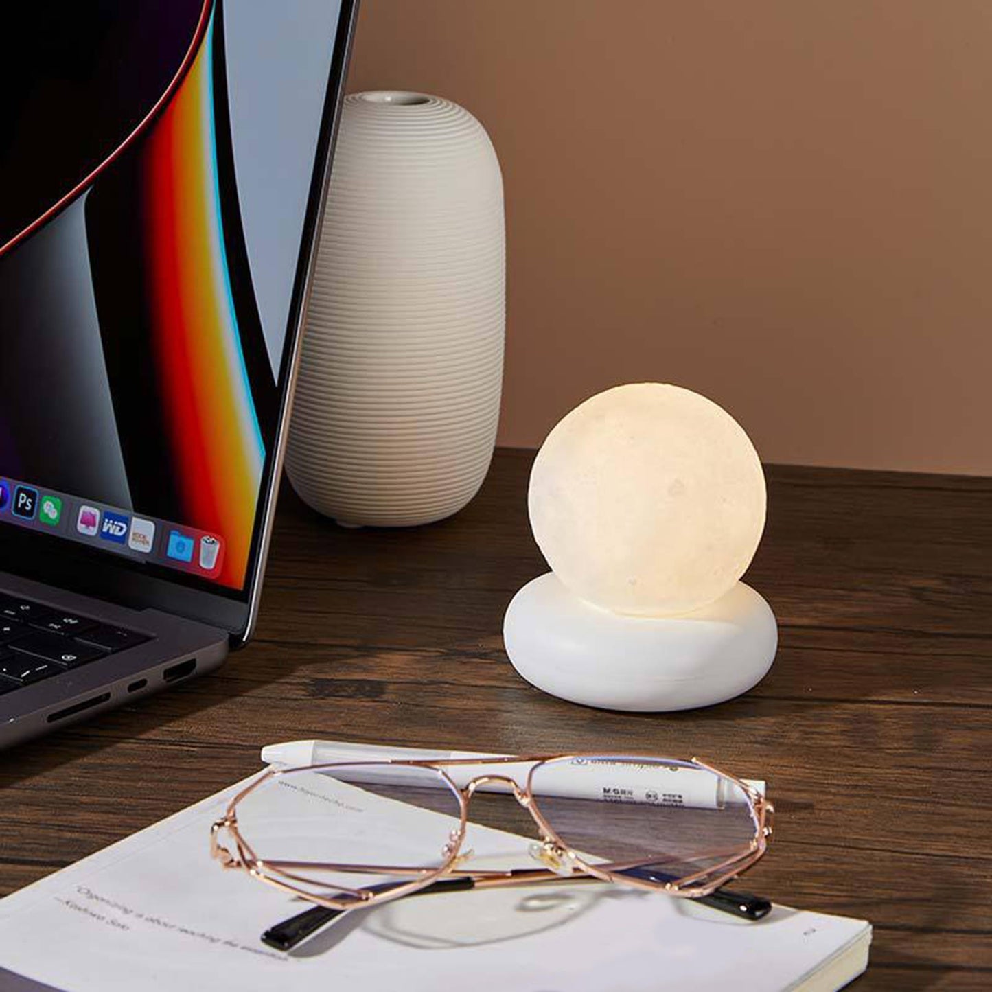 3D Moon Night Light LED 3 Brightness Table Lamp Glow in The Dark Luminous