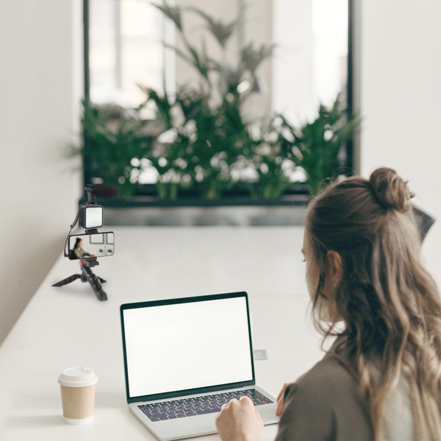 Smartphone Vlogging Kit Phone Holder Handheld for Indoor Outdoors Live