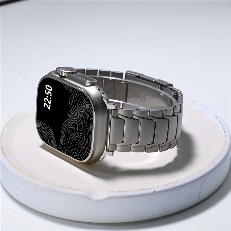 For Apple Watch 10 46mm / Ultra 2 / Ultra 49mm / 9 8 7 45mm / SE (2023) SE (2022) SE 6 5 4 44mm / 3 2 1 42mm Titanium Alloy Strap Turtleback Clasp - Silver