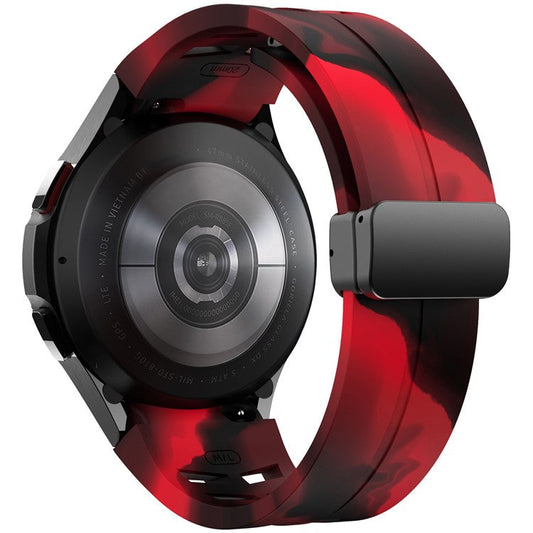 For Samsung Galaxy Watch FE / 7 / 6 / 5 / 4 Watch Band Stylish Silicone Strap with Magnetic Folding Buckle - Black+Red Camouflage