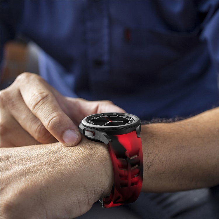 For Samsung Galaxy Watch FE / 7 / 6 / 5 / 4 Watch Band Stylish Silicone Strap with Magnetic Folding Buckle - Black+Red Camouflage