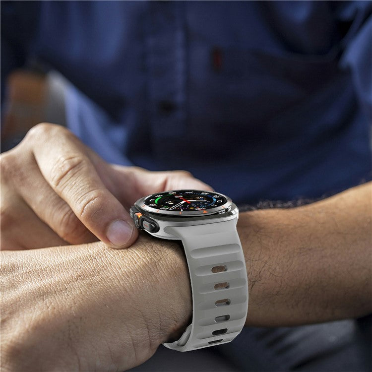 For Samsung Galaxy Watch Ultra 47mm Silicone Watch Band Breathable Sport  Watch Strap - Light Grey