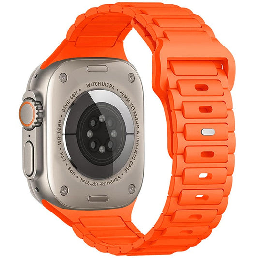 For Apple Watch 10 46mm / Ultra 2 / Ultra 49mm / 9 8 7 45mm / SE (2023) SE (2022) SE 6 5 4 44mm / 3 2 1 42mm Silicone Watch Band - Orange