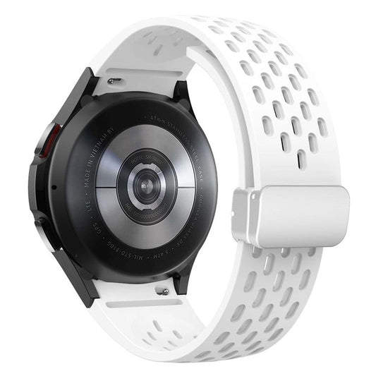 Silicone Strap for Samsung Galaxy Watch7 / Watch6 / Watch 5 44mm 40mm Wrist Strap with Silver Magnetic Buckle - White