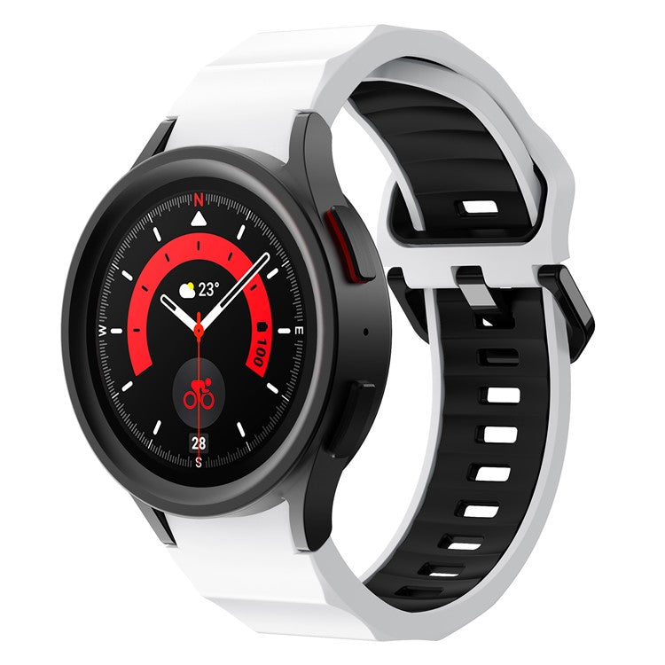 For Samsung Galaxy Watch6 40mm 44mm / Watch6 Classic 43mm 47mm / Watch 5 40mm 44mm / 5 Pro 45mm / Watch4 40mm 44mm Wave Grain Soft Silicone Watch Band Dual Color Bracelet Sports Strap - White / Black