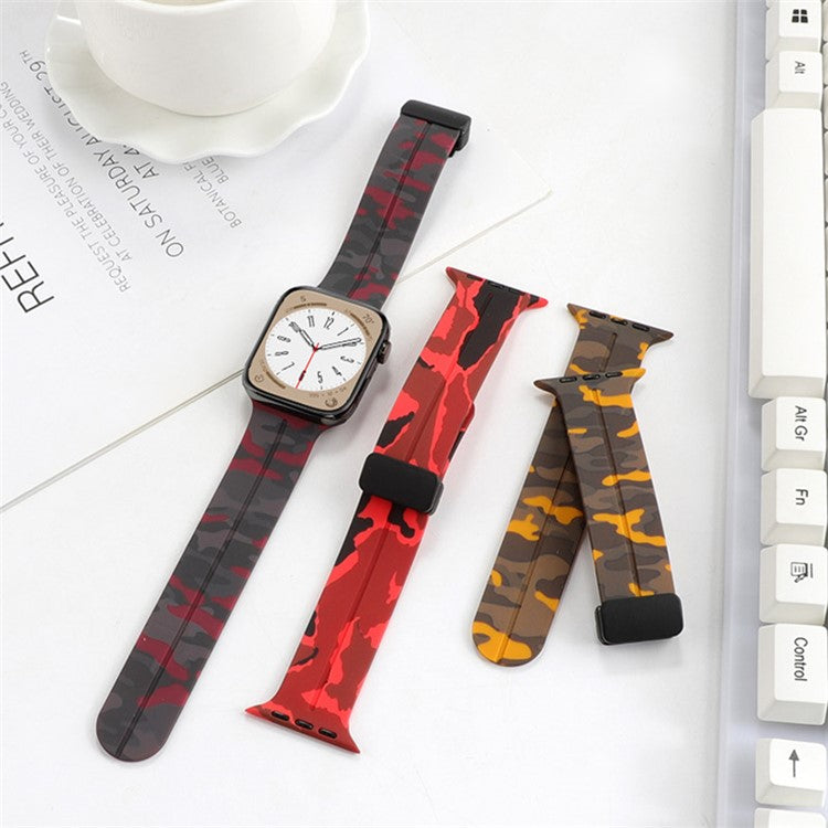 For Apple Watch Series 10 46mm / Ultra 2 Ultra 49mm /  Series 9 8 7 45mm / 6 5 4 SE (2023) SE (2022) SE 44mm / 3 2 1 42mm Camouflage Silicone Watch Band Magnetic Buckle Strap - Blue