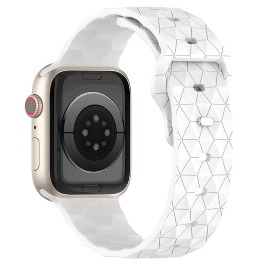 For Apple Watch Series 10 46mm / Ultra 2 Ultra 49mm /  Series 9 8 7 45mm / 6 5 4 SE (2023) SE (2022) SE 44mm / 3 2 1 42mm Football Pattern Watch Band Silicone Watch Strap - White