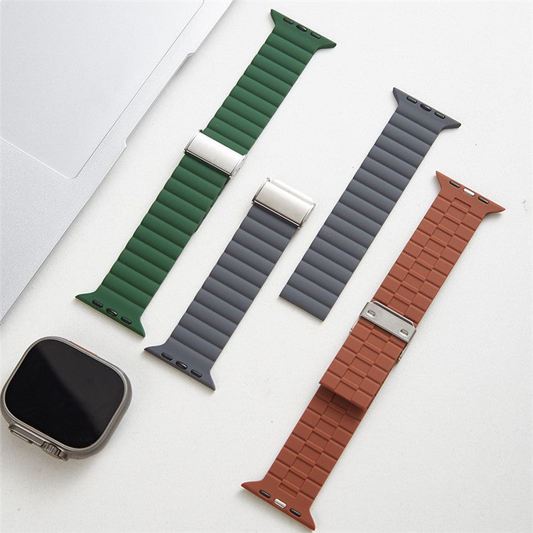 Watch Strap for Apple Watch Series 10 42mm / 9 8 7 41mm / SE (2023) SE (2022) SE 6 5 4 40mm / 3 2 1 38mm Clip Buckle Silicone Watchband - Red