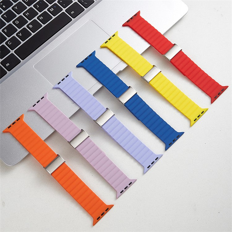 Watch Strap for Apple Watch Series 10 42mm / 9 8 7 41mm / SE (2023) SE (2022) SE 6 5 4 40mm / 3 2 1 38mm Clip Buckle Silicone Watchband - Red