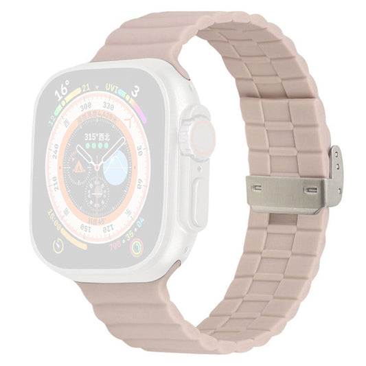 Watch Strap for Apple Watch Series 10 42mm / 9 8 7 41mm / SE (2023) SE (2022) SE 6 5 4 40mm / 3 2 1 38mm Clip Buckle Silicone Watchband - Pink