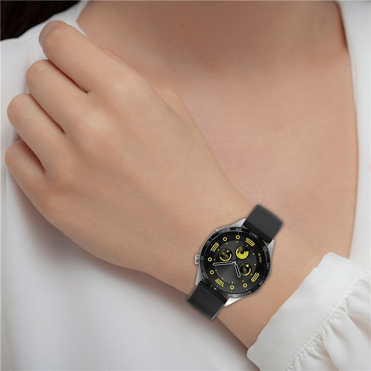 For Huawei Watch GT 5 Pro 42mm / GT 5 41mm / GT 4 41mm / Garmin Venu 3S 18mm Watch Strap Liquid Silicone Wrist Band with Steel Buckle - White