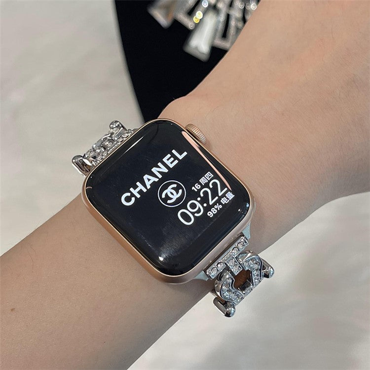 For Apple Watch 10 46mm / Ultra 2 / Ultra 49mm / 9 8 7 45mm / SE (2023) SE (2022) SE 6 5 4 44mm / 3 2 1 42mm Cowhide Leather Band - Light Brown / Silver Buckle