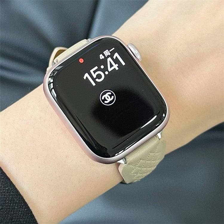 For Apple Watch 10 46mm / Ultra 2 / Ultra 49mm / 9 8 7 45mm / SE (2023) SE (2022) SE 6 5 4 44mm / 3 2 1 42mm Cowhide Leather Bracelet Strap - Apricot