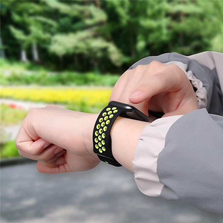 KALEBOL For Apple Watch 10 46mm / Ultra 2 / Ultra 49mm / 9 8 7 45mm / SE (2023) SE (2022) SE 6 5 4 44mm / 3 2 1 42mm Silicone Watch Band - Black+Green