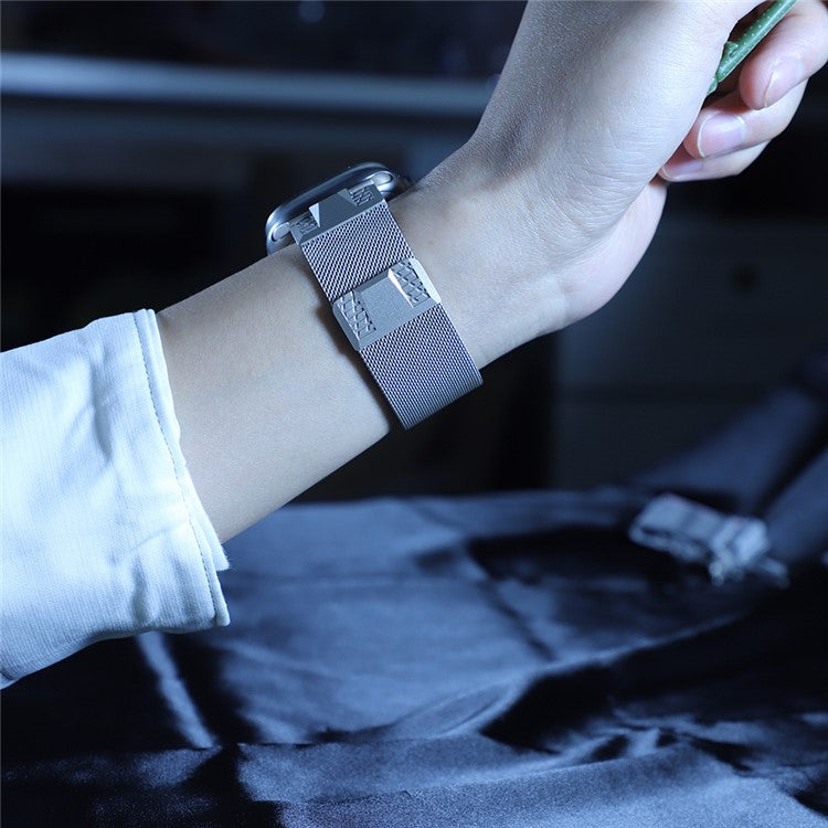 For Apple Watch 10 46mm / Ultra 2 / Ultra 49mm / 9 8 7 45mm / SE (2023) SE (2022) SE 6 5 4 44mm / 3 2 1 42mm Milanese Metal Watch Band - Starlight