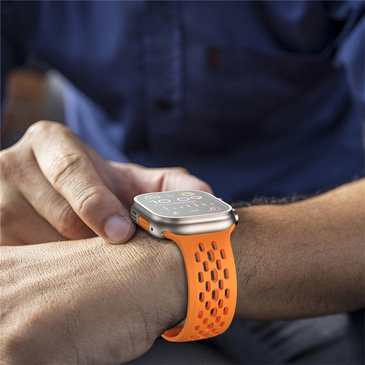 For Apple Watch 10 46mm / Ultra 2 / Ultra 49mm / 9 8 7 45mm / SE (2023) SE (2022) SE 6 5 4 44mm / 3 2 1 42mm Watch Band Fluoro Rubber Wrist Strap - Orange