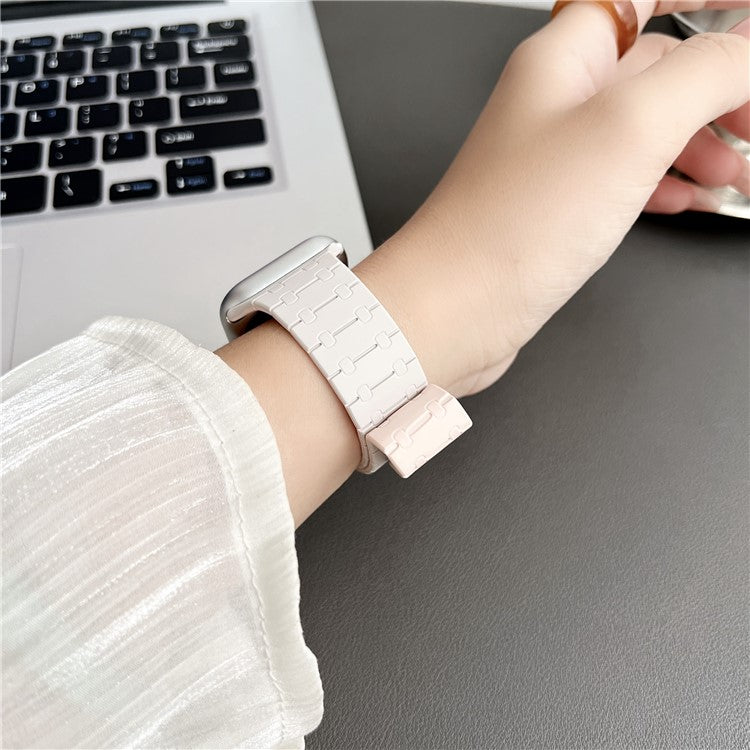 KALEBOL KLB-CXGJ-002 Magnetic Silicone Band For Apple Watch Series 10 42mm / 9 8 7 41mm / SE (2022) SE (2023) SE 6 5 4 40mm / 3 2 1 38mm - Black+Grey