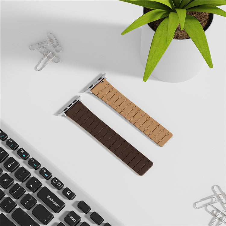 For Apple Watch 10 46mm / Ultra 2 / Ultra 49mm / 9 8 7 45mm / SE (2023) SE (2022) SE 6 5 4 44mm / 3 2 1 42mm Silicone Magnetic Band Strap - Dark Brown / Light Brown