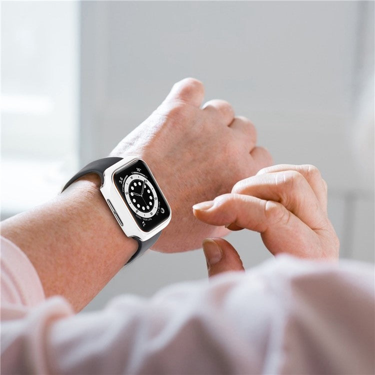 For Apple Watch Series 9 / 8 / 7 41mm Silicone Watch Band with Hard PC Electroplating Watch Case Built-in Tempered Glass Screen Protector - White  /  Silver