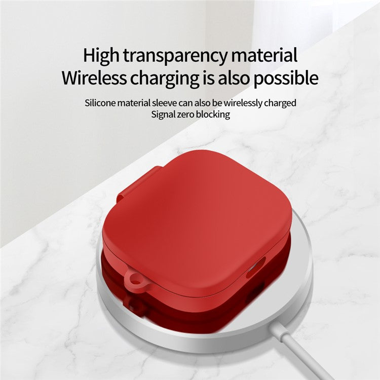 For Xiaomi Redmi Buds 6 Silicone Case Bluetooth Earphone Cover with Carabiner - White