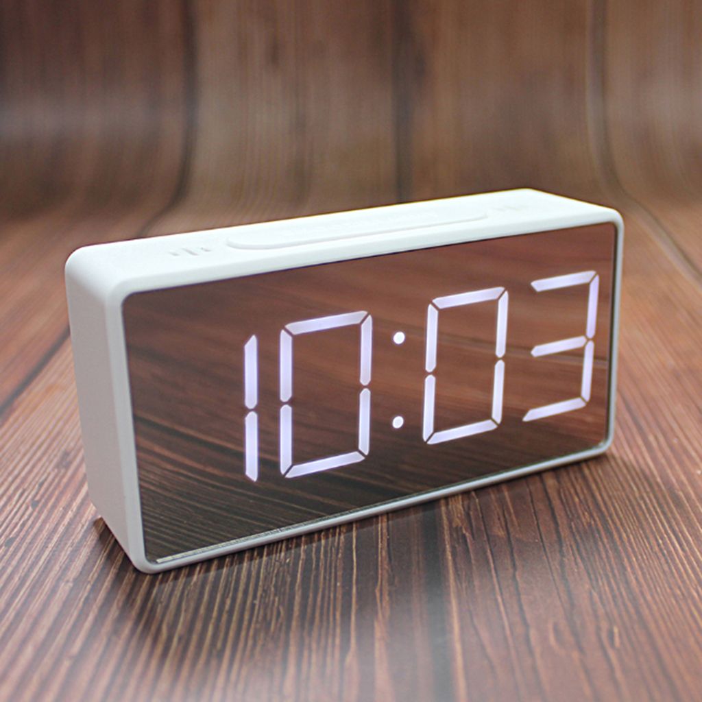 Led Digital Alarm Clock USB Port/Battery Operated Alarm Clocks Bedside White