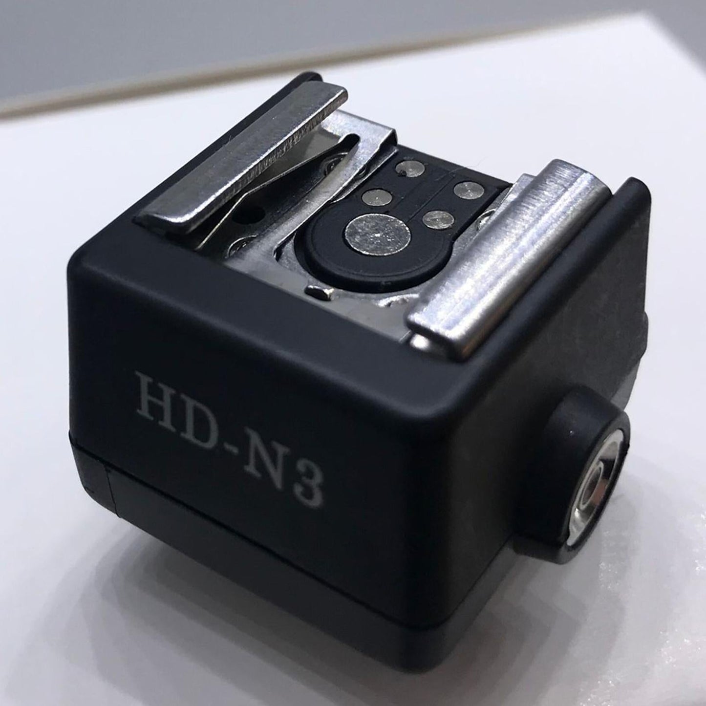 Mini Flash Hot Shoe Adapter Converter for Sony Alpha A550 A850 Durable