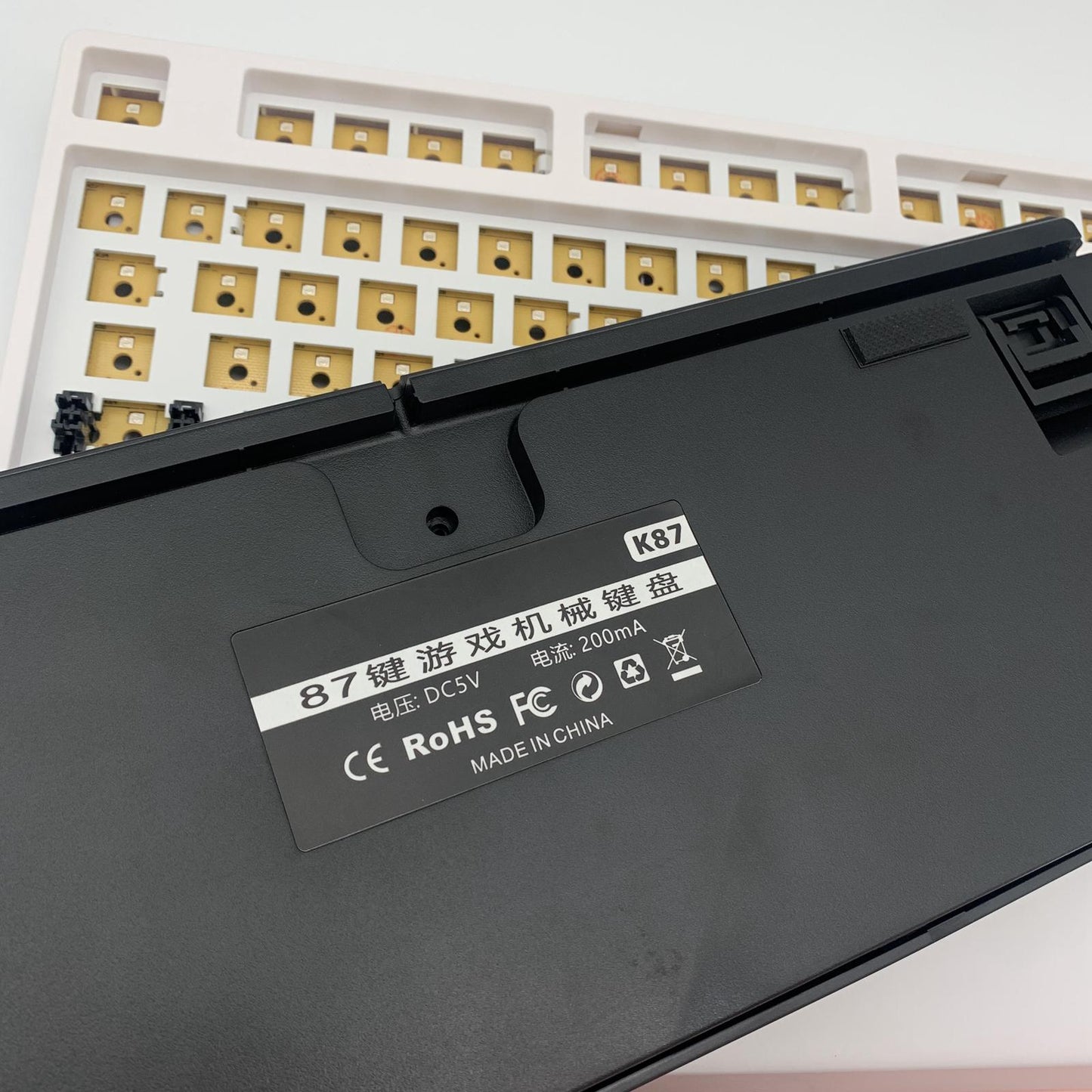 87 Key DIY Mechanical Keyboard Kit Hot-Swappable Switch Compact Pink