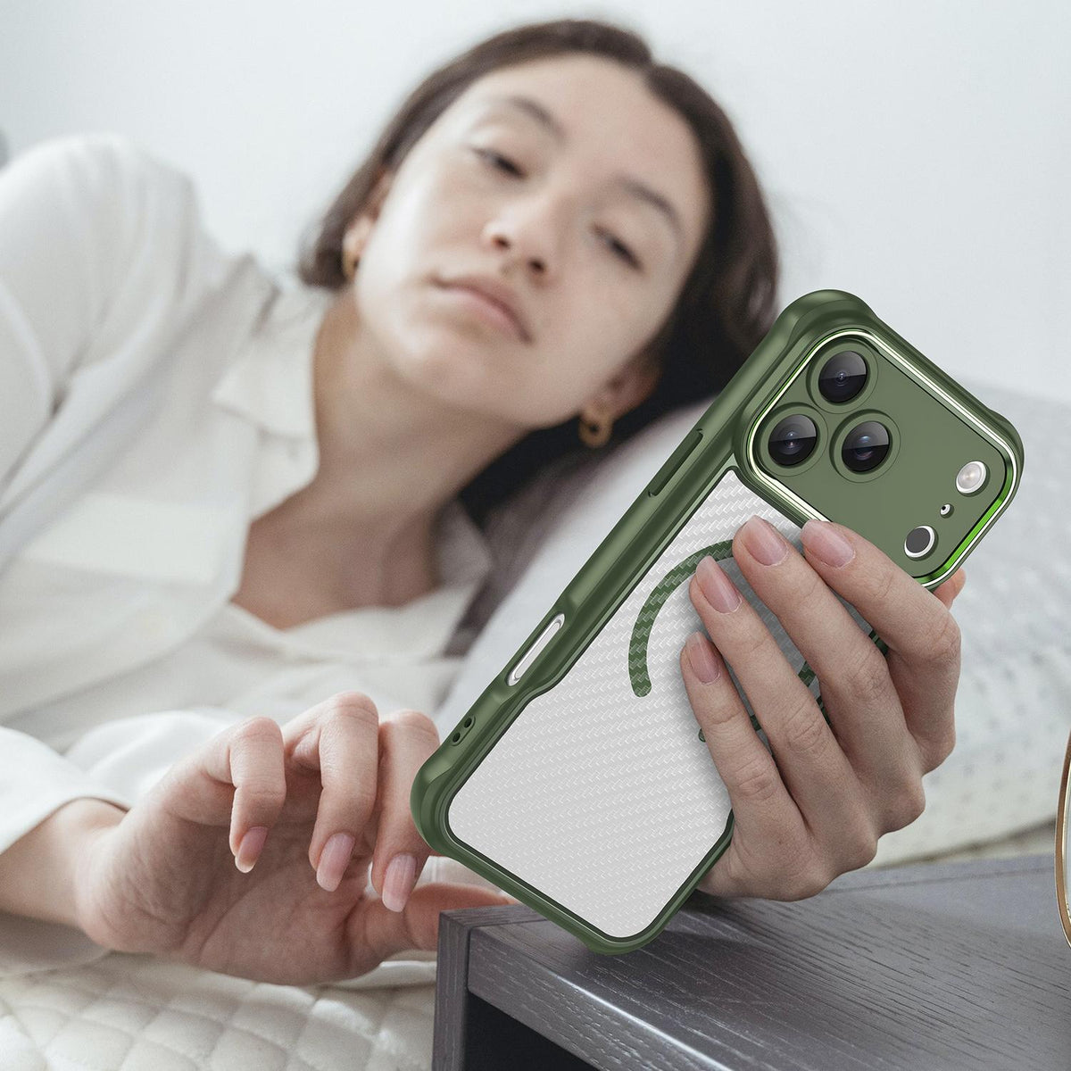 Compatible with iPhone 18 Pro Max Carbon Fiber Texture MagSafe Translucent Phone Case - Green