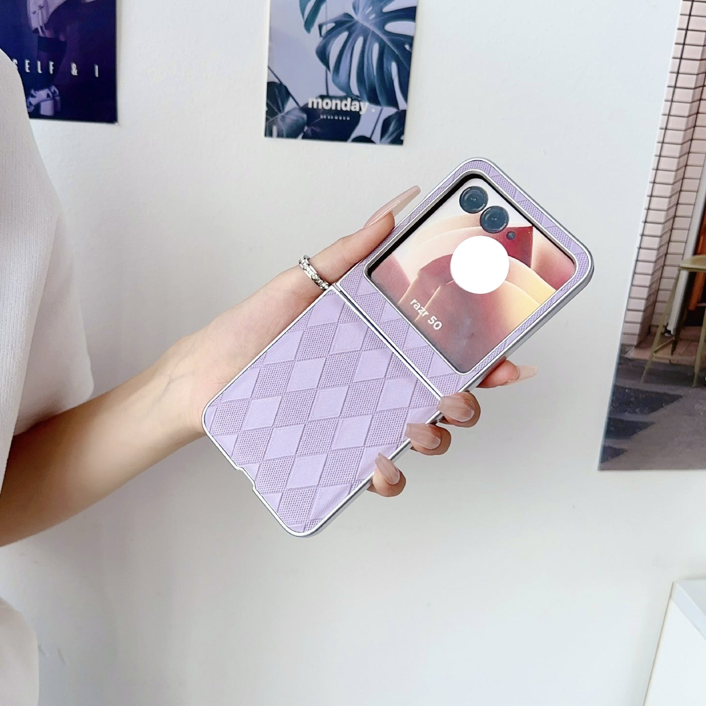 For Motorola Razr 50 Ultra Pearlescent Paint Diamond Shaped Checkered Leather Phone Case(Silver)