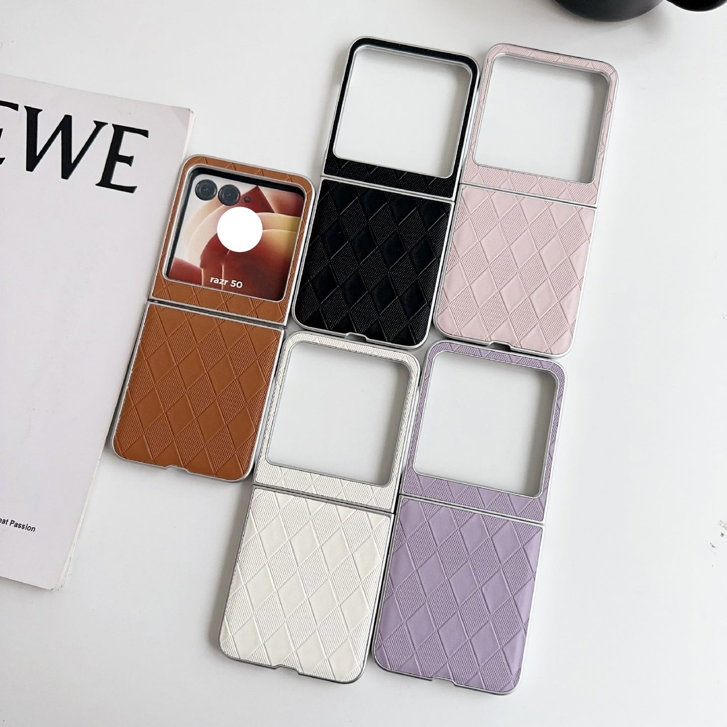 For Motorola Razr 50 Ultra Pearlescent Paint Diamond Shaped Checkered Leather Phone Case(Silver)