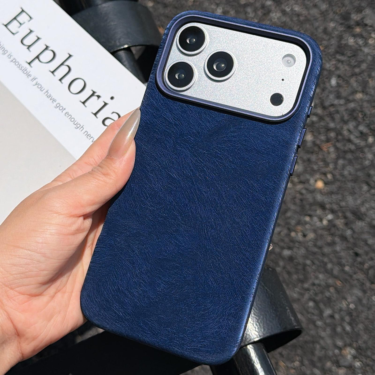 Compatible with iPhone 18 Pro & 17 Pro Horsehair Pattern Magnetic Full Coverage TPU Phone Case - Dark Blue