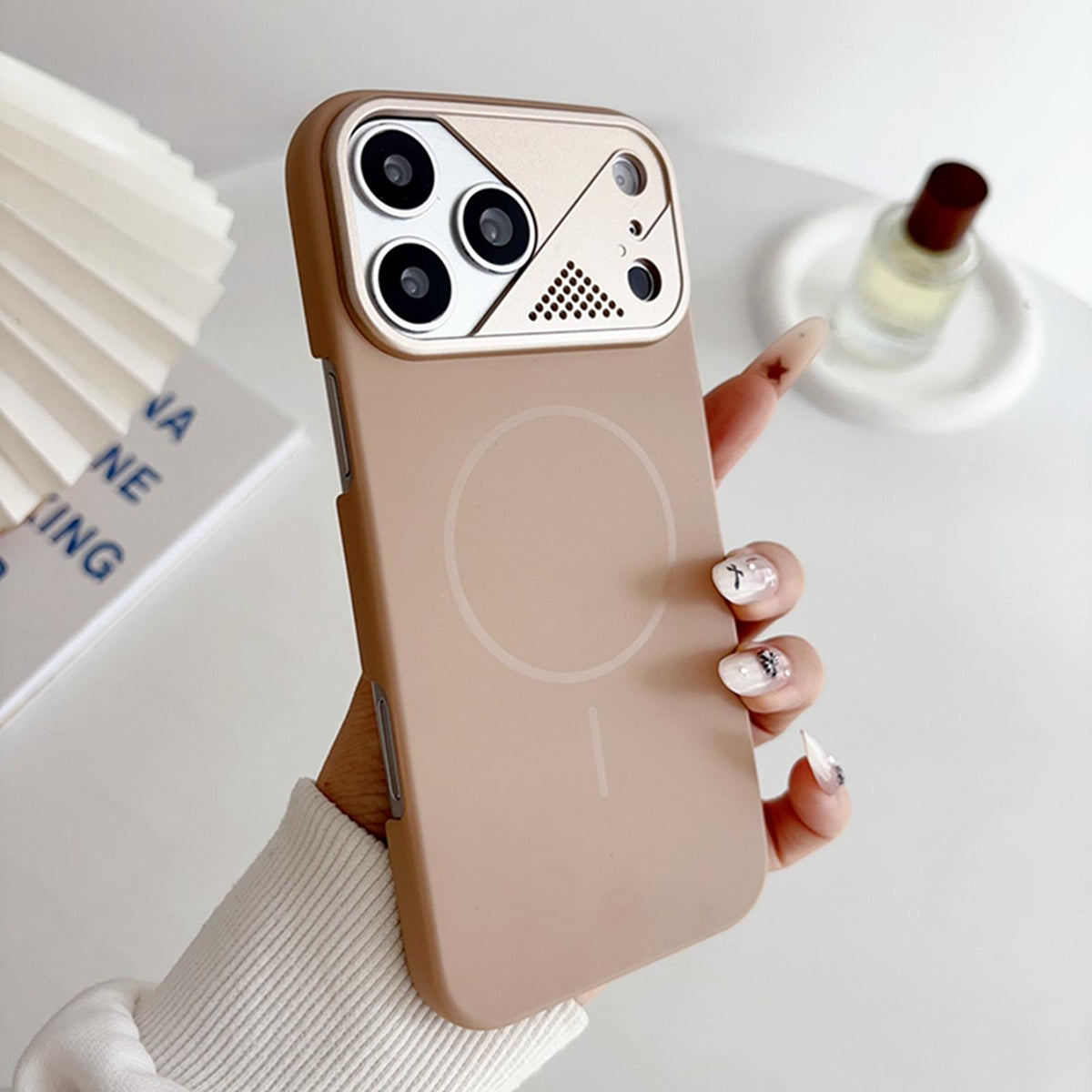 Compatible with iPhone 18 Pro Ultra-thin Gold Armor PC Magnetic Phone Case - Desert Gold