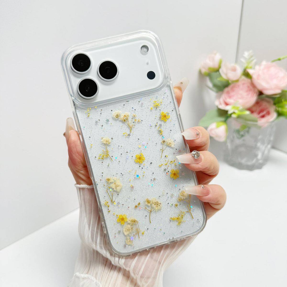 Compatible with iPhone 18 Pro Max Gypsophila Flowers Pattern TPU Protective Phone Case - Yellow