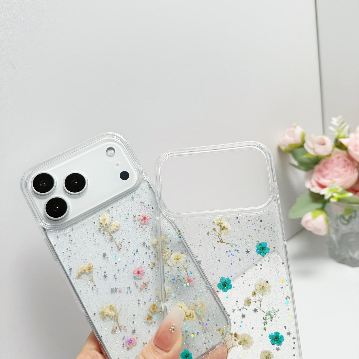 Compatible with iPhone 18 Pro Gypsophila Flowers Pattern TPU Protective Phone Case - Green