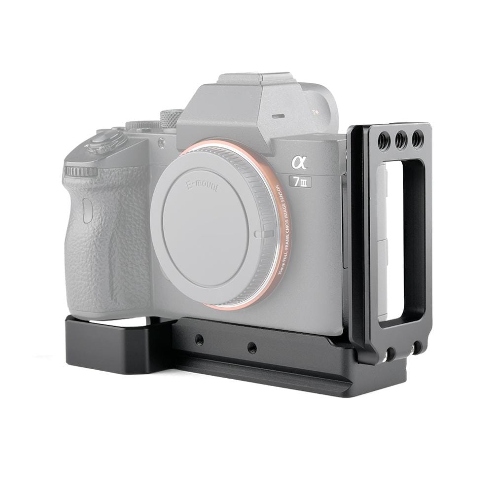 YELANGU CL6 YLG0712A Vertical Shoot Quick Release L Plate Bracket Base Holder for Sony A9  / A7 III/ A7R III (Black)