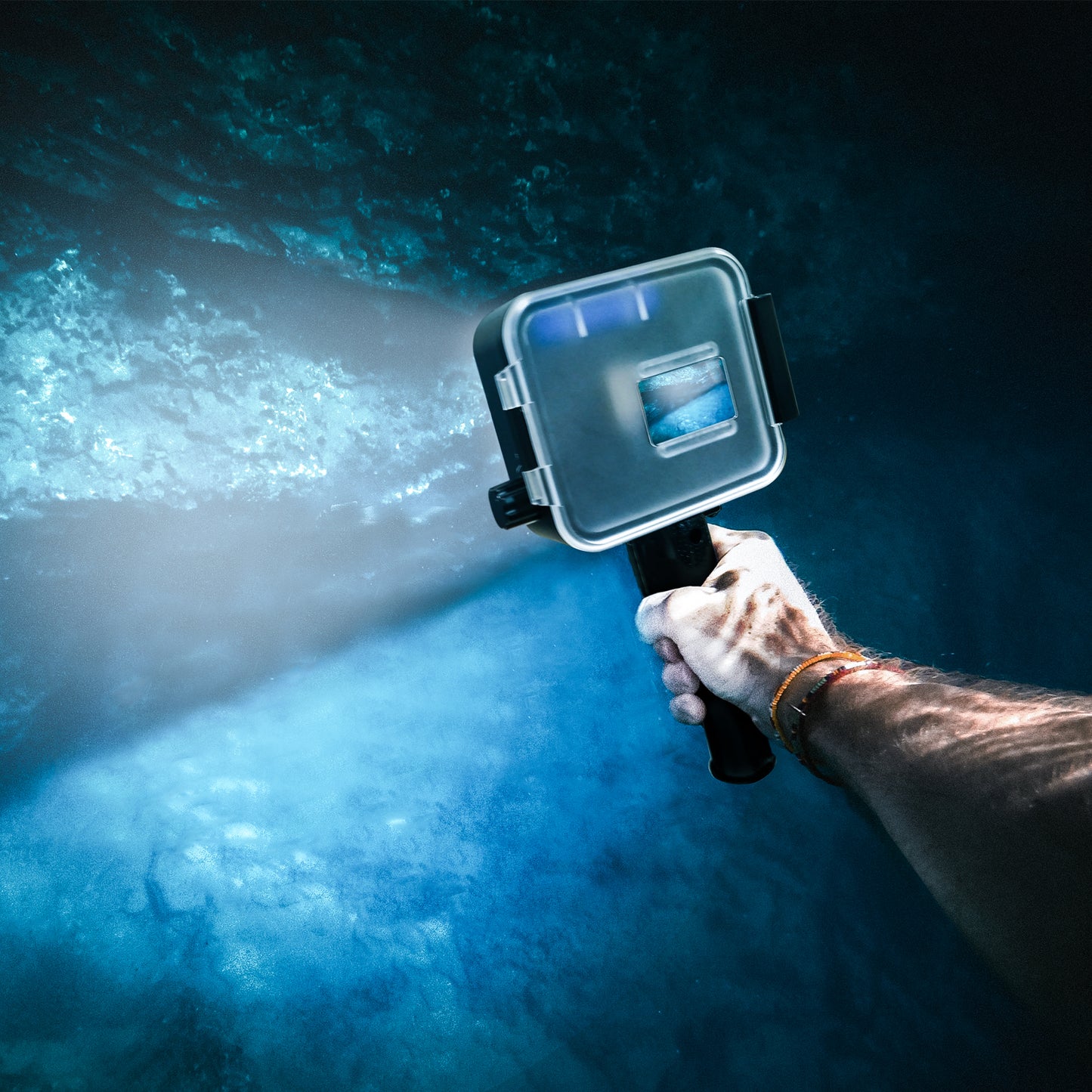 Diving Underwater Light 35M Waterproof Case LED Flashlight with Red Filter and Shutter Trigger for Gopro Hero 5/6/7