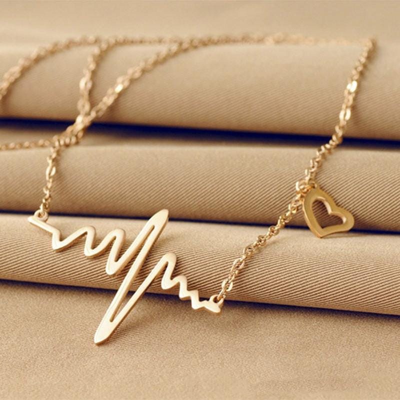 Necklace Love Shaped Titanium Steel Heartbeat Lockbone Chain Heart Pendant Necklace Female Retro Necklace Jewelry Accessorie (Silver)