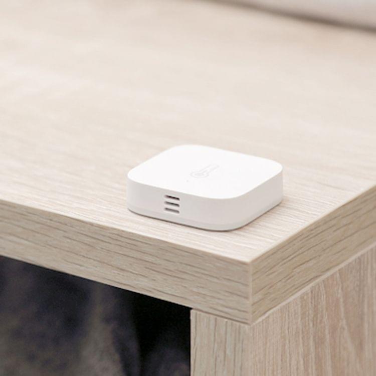 Original Xiaomi Aqara Smart Temperature Humidity Environment Sensor Smart Control via Mihome APP Zigbee Connection, Support Air Pressure, with the Xiaomi Multifunctional Gateway Use (CA1001) (White)