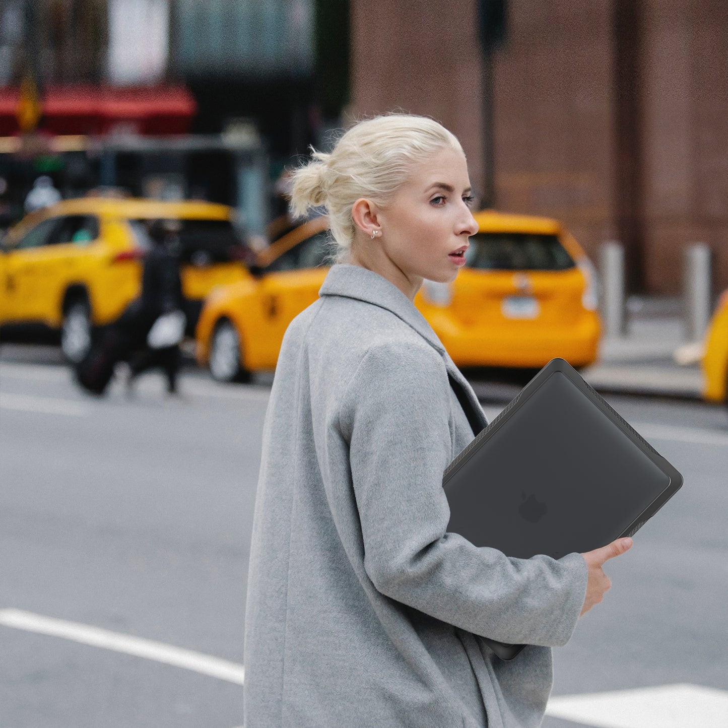 Sailor Series Laptop Case for MacBook Pro 13 inch (2016) A1706 A1708 / (2018) A1989 / (2019) A2159 / (2020) A2251 A2338 (M1 / M2) PC+TPU Shockproof Cover - Transparent Black