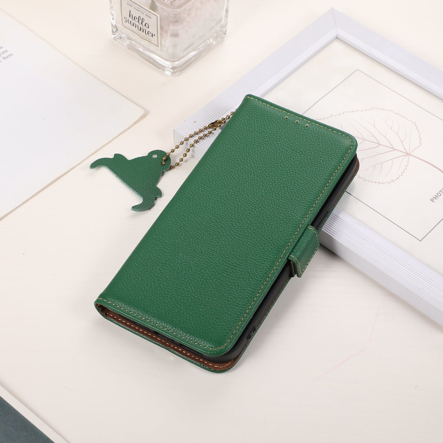 Shockproof Case for OnePlus 11 5G Genuine Leather Phone Case RFID Blocking Wallet Phone Cover with Stand - Green
