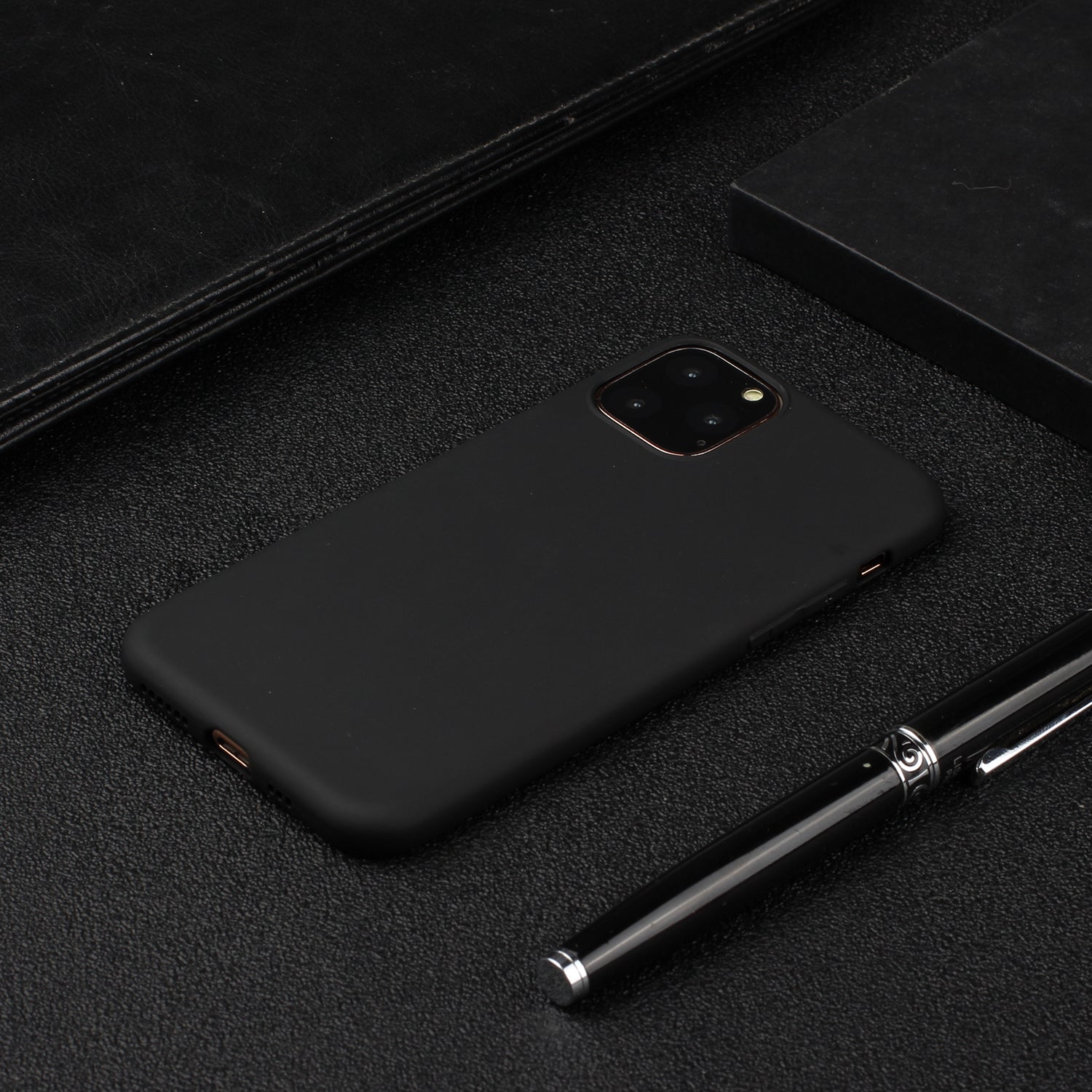TPU Mobile Phone Cover For iPhone 15 Pro , Anti-Scratch Phone Shell Matte Design Phone Case - Black