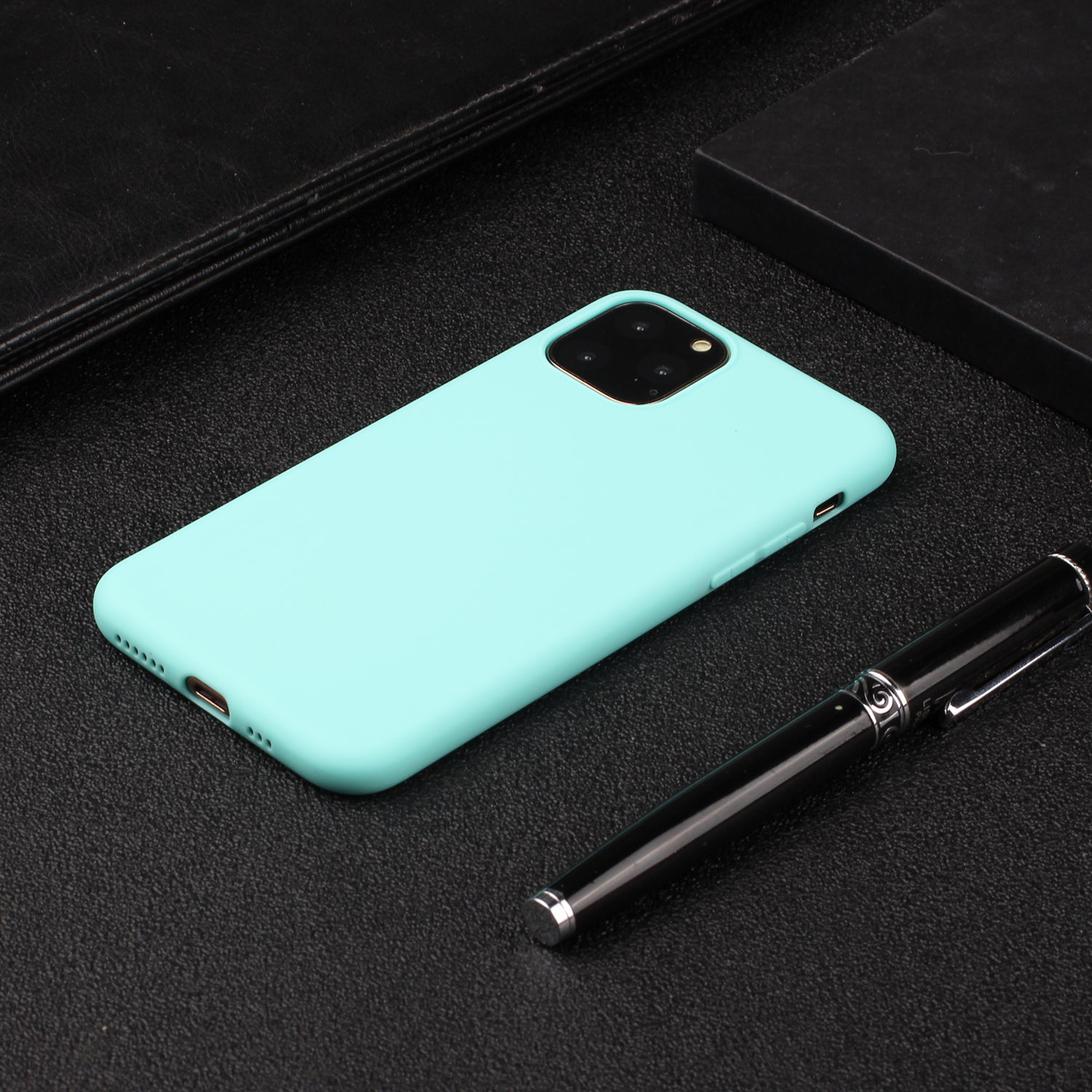 TPU Mobile Phone Cover For iPhone 15 Pro , Anti-Scratch Phone Shell Matte Design Phone Case - Green