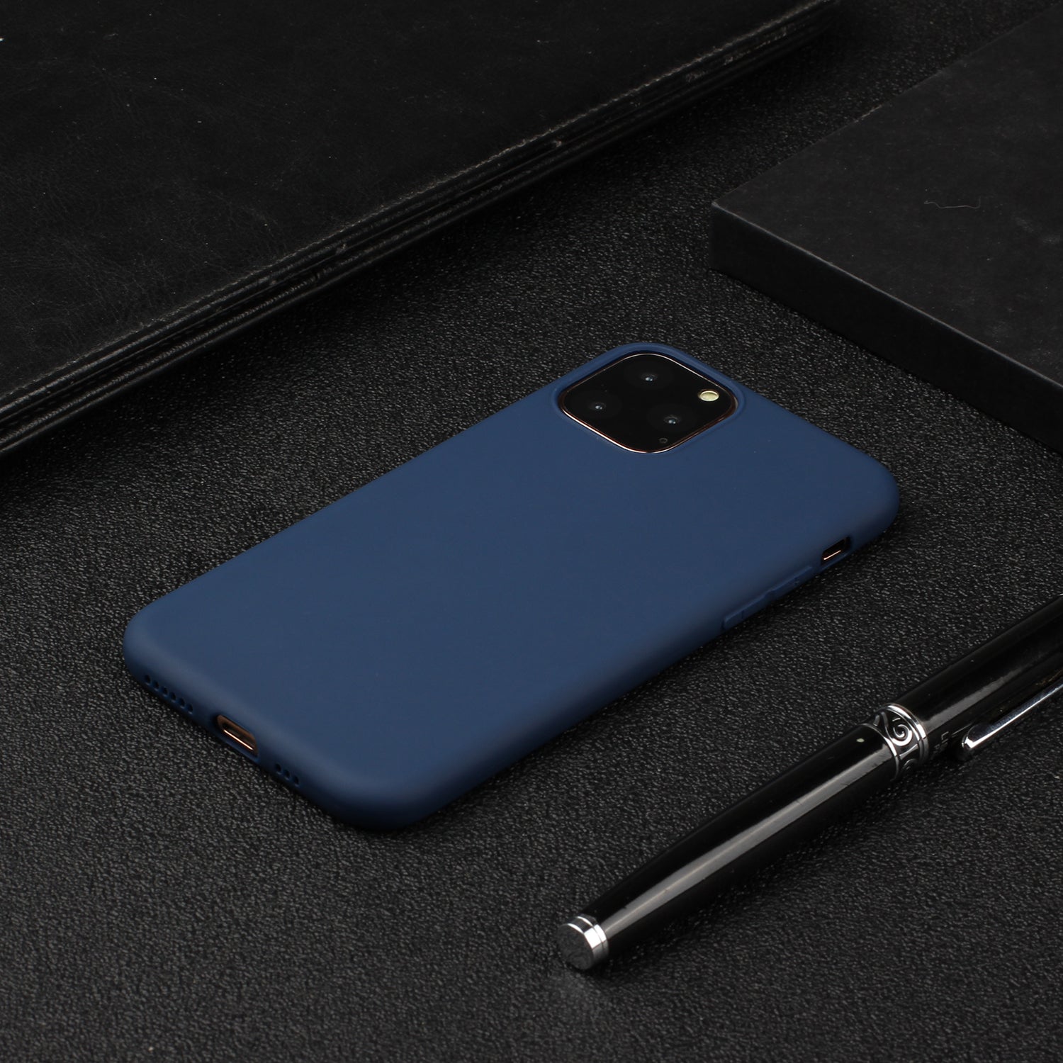 TPU Mobile Phone Cover For iPhone 15 Pro , Anti-Scratch Phone Shell Matte Design Phone Case - Blue