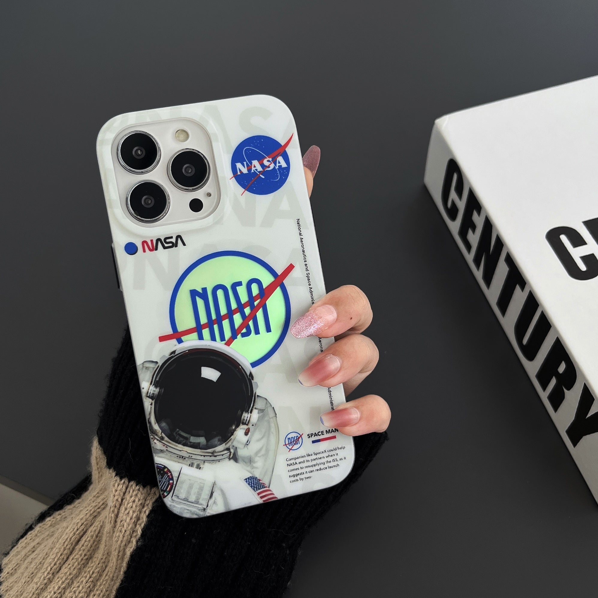 PC+TPU Cover for iPhone 14 Pro Astronaut Pattern Printing Compatible with MagSafe Phone Case - White