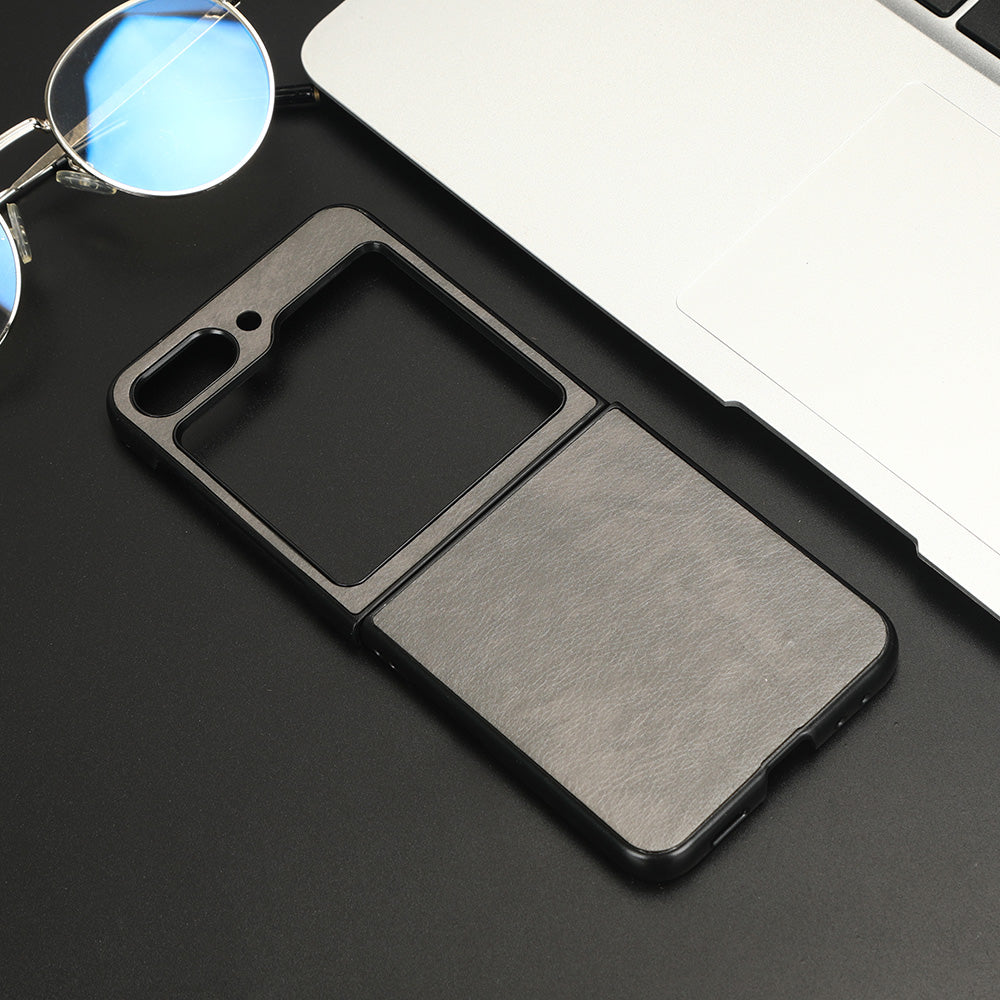 Uniqkart for Samsung Galaxy Z Flip5 5G Slim Phone Case Litchi Texture PU Leather Coated PC Protective Cover - Grey