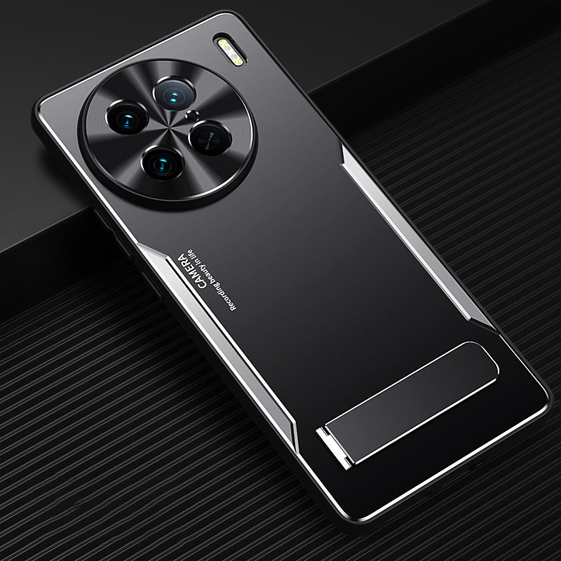 Uniqkart for vivo X90 Pro 5G TPU+Aluminium Alloy Shockproof Case Kickstand Phone Cover - Silver