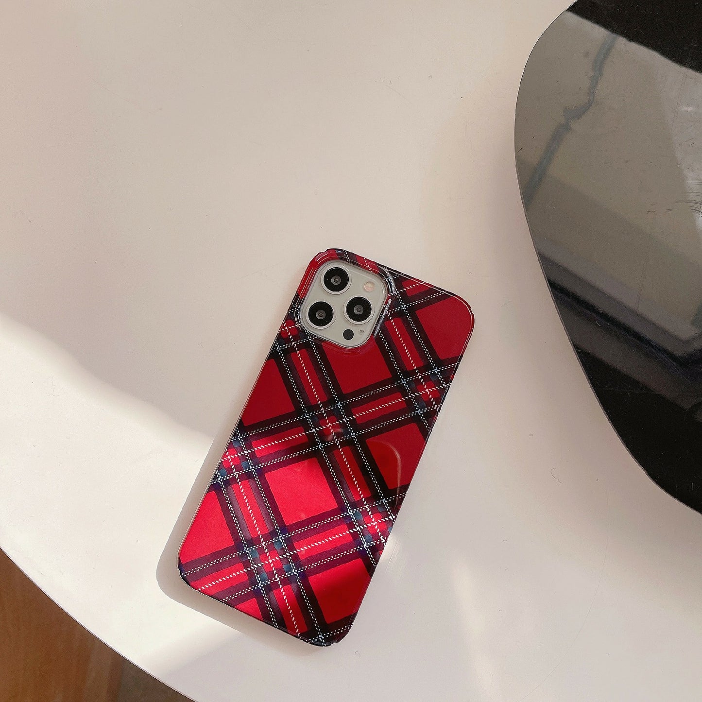 Uniqkart for iPhone 12 Pro Max 6.7 inch Hard PC Phone Case Pattern Printing Protective Glossy Phone Shell - Red Grids